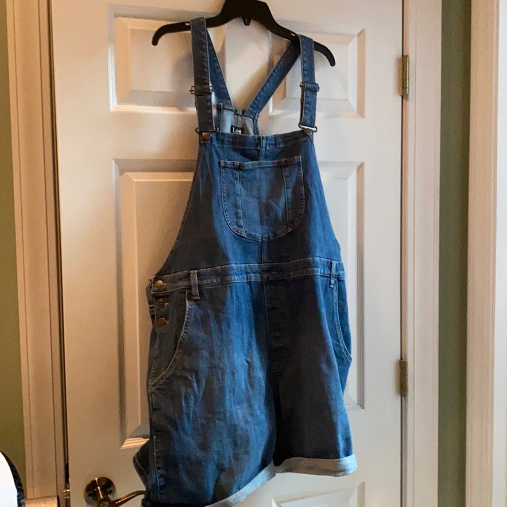 Brand new Lee Jean short overalls